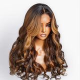 Perruque Lace Front 13x6 Effet Fondant Ombrée Brune avec Mèches Blondes Ondulée Delicate Hairline