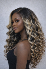 Kamaria | Perruque Lace Front à Ondulations Corporelles en Cheveux Humains Blonds Gris Platine