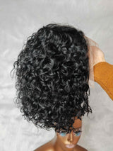 {DERNIÈRE-PIÈCE-EN-LIQUIDATION} Perruque Lace Front transparente 13x4 Cheveux humains bouclés style Pixie