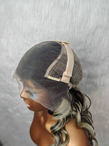 Kamaria | Perruque Lace Front à Ondulations Corporelles en Cheveux Humains Blonds Gris Platine