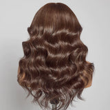 Perruque ondulée marron avec frange, en dentelle frontale 13x6, contour des cheveux délicat et effet naturel