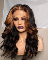 Perruque Lace Front Cheveux Humains Pré-Colorés Ondulés avec Mèches Blanches