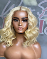 Perruque Lace Front Cheveux Naturels Blonds 613, Dentelle HD 13x4|13x6 | Coupe Carrée Ondulée