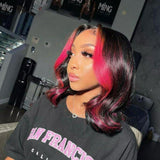 Crisssy | Perruque Lace Front Bob Ondulé avec Mèches Rose Vif Cheveux Humains Pré-épilés