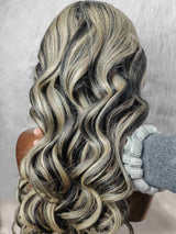 Kamaria | Perruque Lace Front à Ondulations Corporelles en Cheveux Humains Blonds Gris Platine