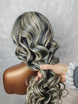 Kamaria | Perruque Lace Front à Ondulations Corporelles en Cheveux Humains Blonds Gris Platine