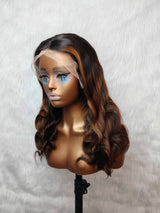 {DERNIER-PRIX-DE-DESTOCKAGE} Perruque ondulée 13X4 en cheveux humains avec dentelle transparente et mèches claires