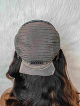 {DERNIER-PRIX-DE-DESTOCKAGE} Perruque ondulée 13X4 en cheveux humains avec dentelle transparente et mèches claires