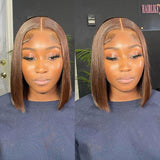 Perruque Bob brune en cheveux humains, avec raie libre, pre-plumée, lace frontale complète avec faux cuir chevelu.