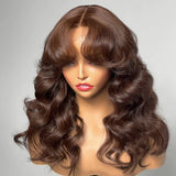 Perruque ondulée marron avec frange, en dentelle frontale 13x6, contour des cheveux délicat et effet naturel
